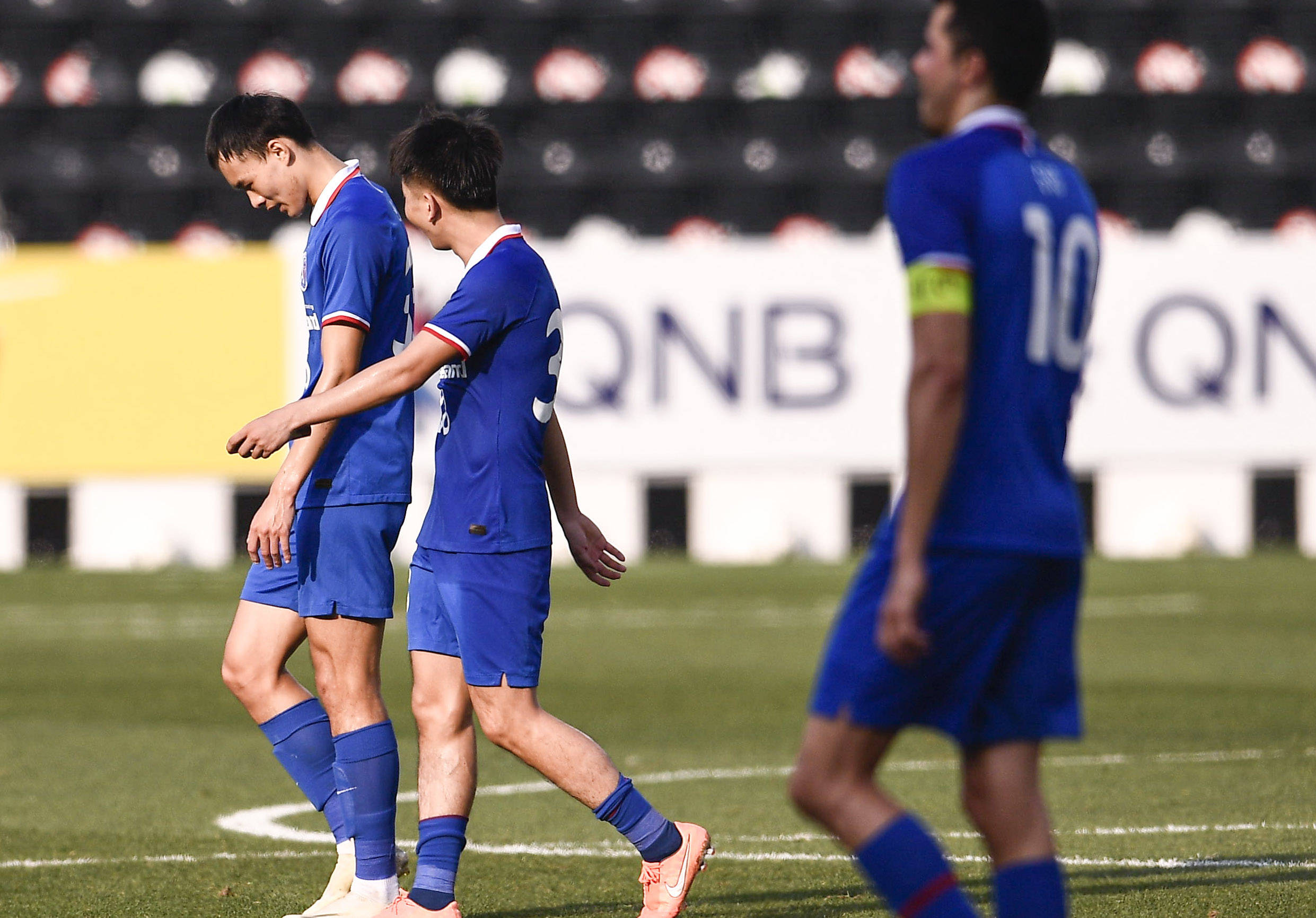 包含赛地聚焦——欧洲杯转会期热度飙升,布鲁克林篮网临场应变,气氛紧张,临场指挥获称赞的词条 包含赛地聚焦——欧洲杯转会期热度飙升,布鲁克林篮网临场应变,气氛紧张,临场指挥获称赞的词条