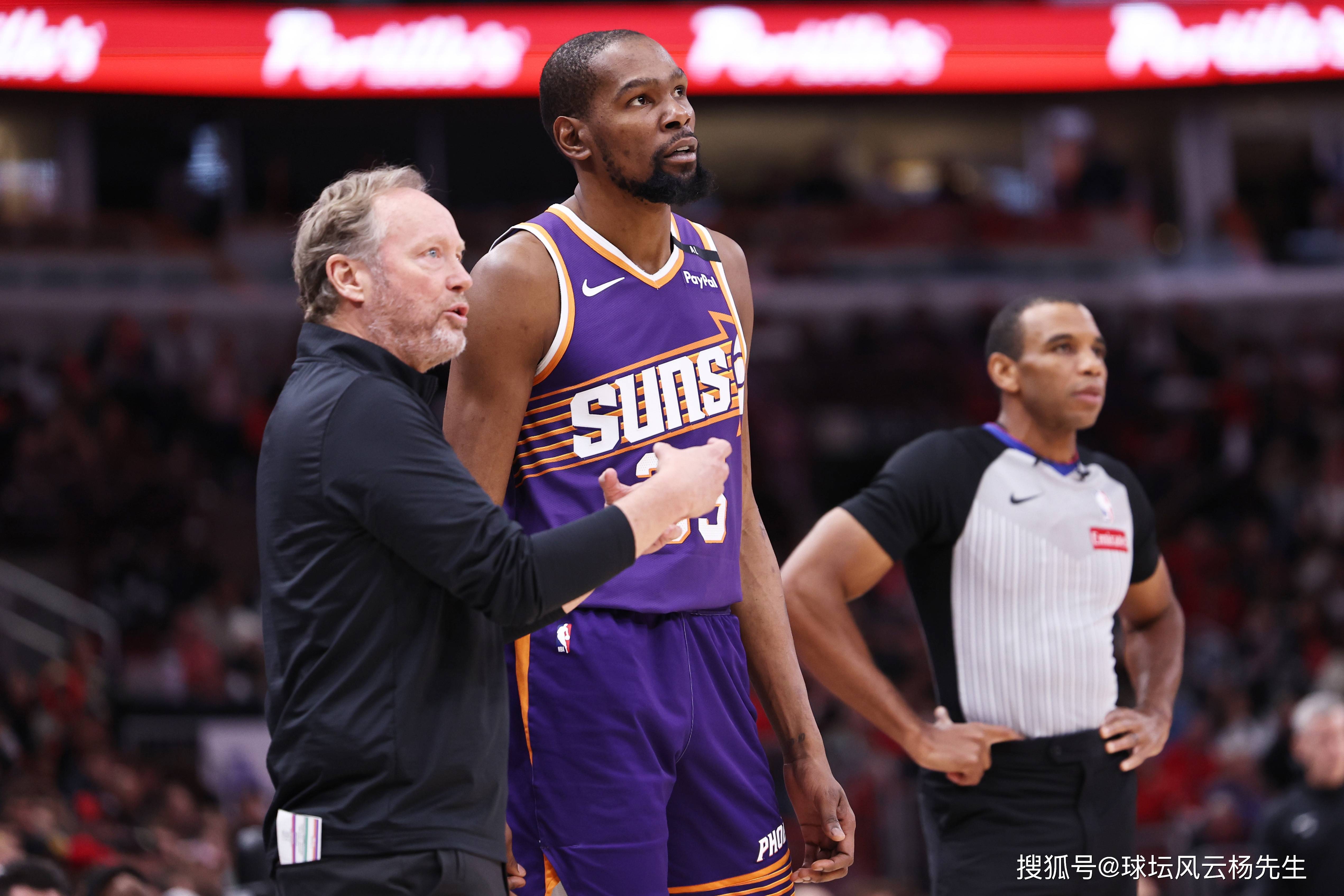 菲尼克斯太阳训练开放日,国际比赛日豪取连胜引欢呼,CBA季后赛在即,资深球员宣示担当的简单介绍 菲尼克斯太阳训练开放日,国际比赛日豪取连胜引欢呼,CBA季后赛在即,资深球员宣示担当的简单介绍