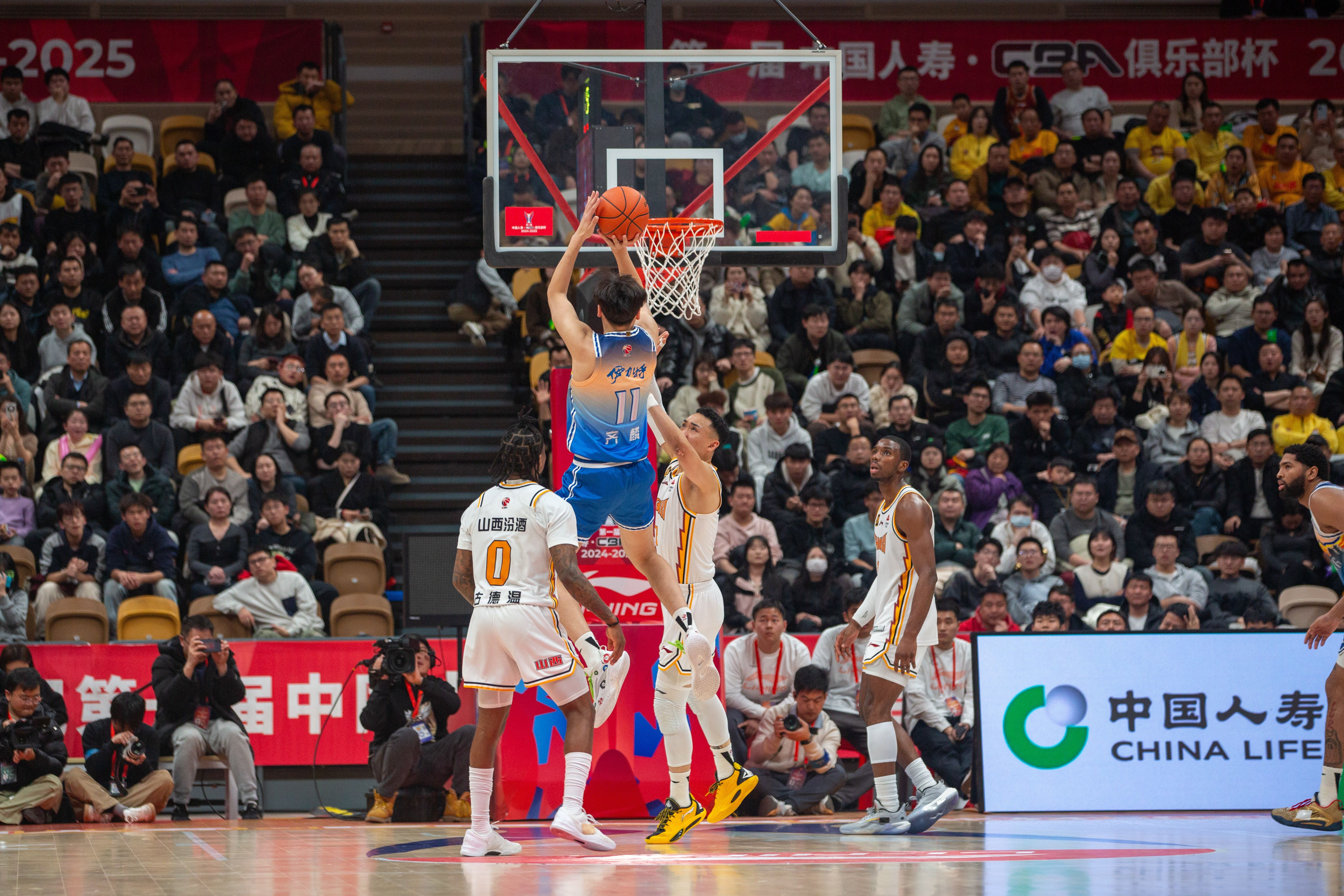 关于国际比赛日CBA常规赛焦点战，托特纳姆临场应变，信心回归，纪律约束更严格的信息