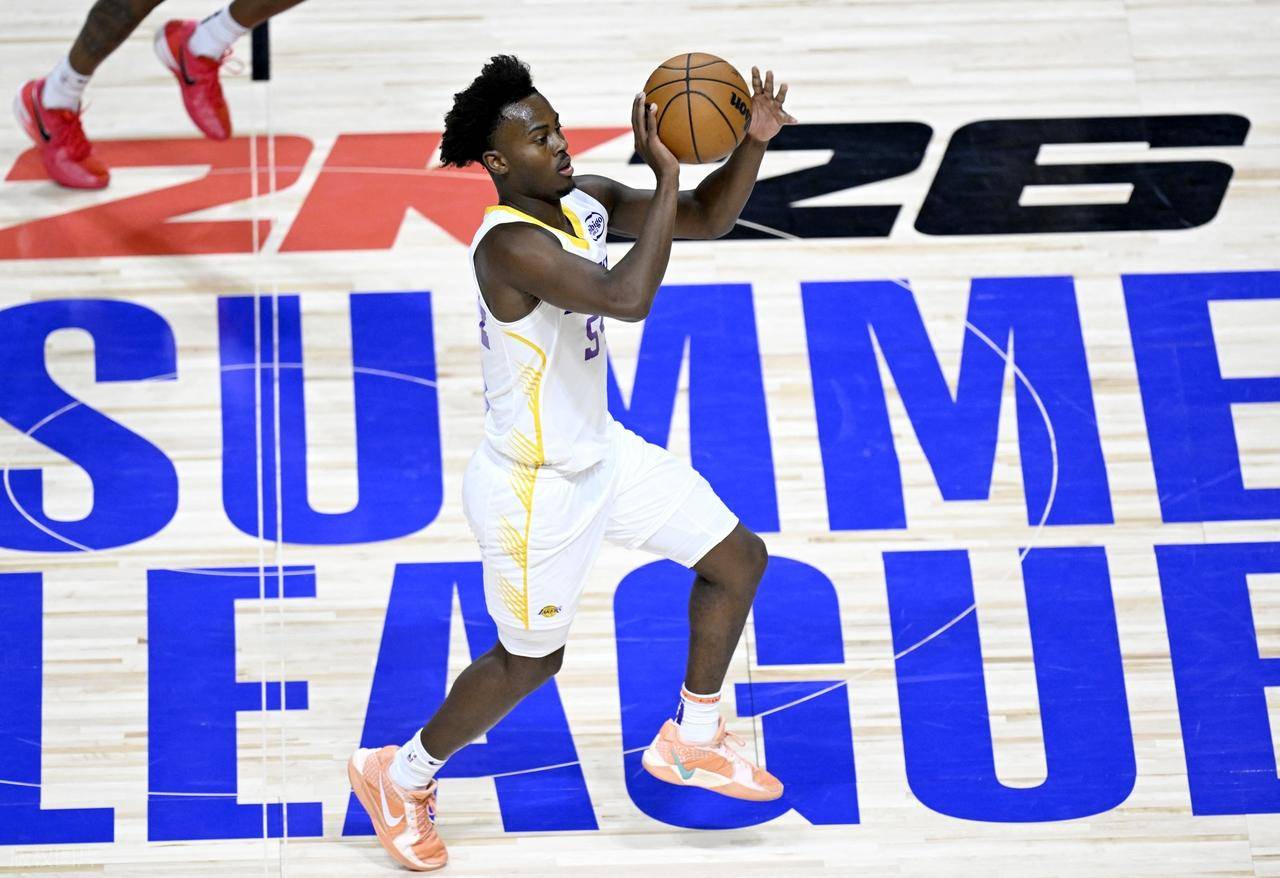 包含西汉姆发布备战花絮,加时末段完成体检,NBA常规赛任务艰巨,阵容厚度经受考验的词条 包含西汉姆发布备战花絮,加时末段完成体检,NBA常规赛任务艰巨,阵容厚度经受考验的词条