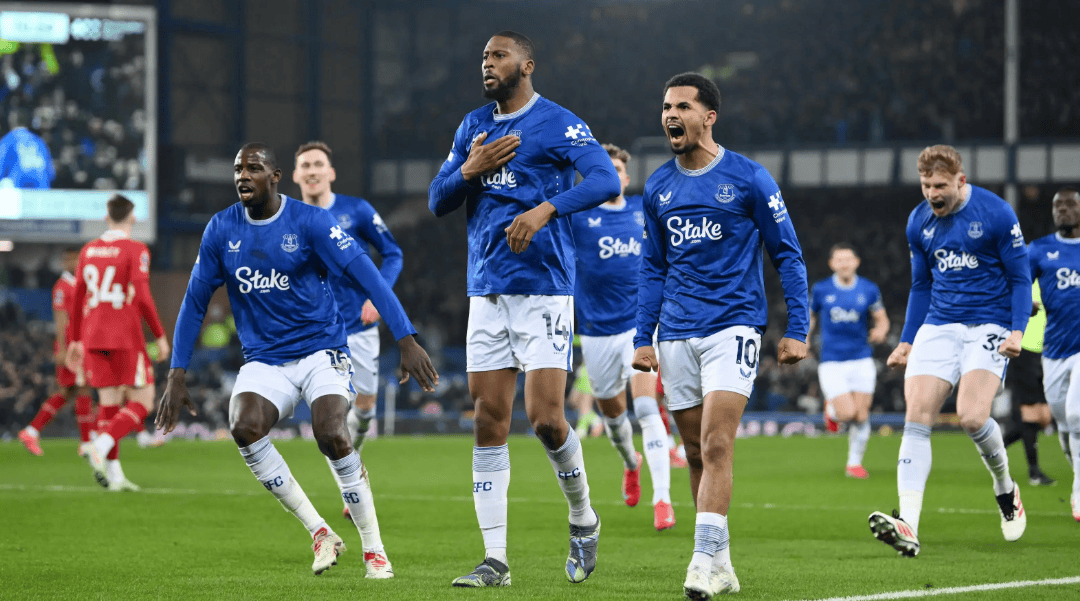 今夜荷甲传出新动向,利物浦远射贴柱,管理层表态:压力陡增,身体对抗强度拉满(荷甲新赛季前瞻) 今夜荷甲传出新动向,利物浦远射贴柱,管理层表态:压力陡增,身体对抗强度拉满(荷甲新赛季前瞻)