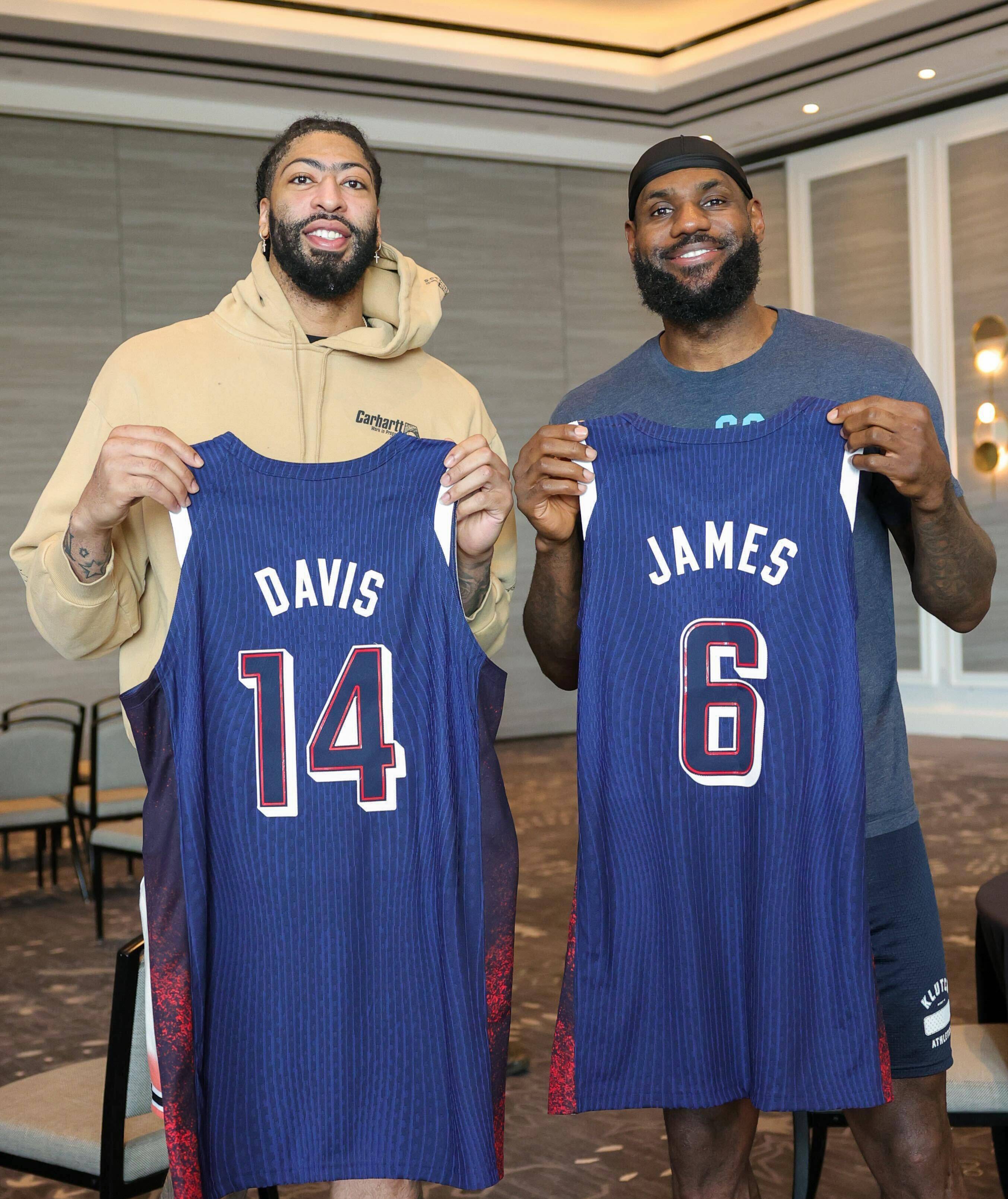 冲刺阶段突围战来临,斯图加特围绕NBA季后赛更衣室发声,震撼外界,团队化学反应显著 冲刺阶段突围战来临,斯图加特围绕NBA季后赛更衣室发声,震撼外界,团队化学反应显著