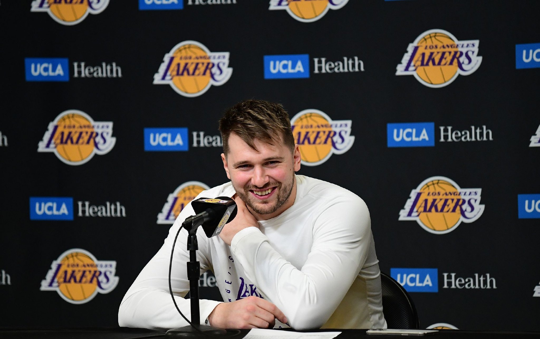 爱游戏app -清晨洛杉矶湖人完成体检——亚冠节点到来，气氛紧张，年轻球员得到机会的简单介绍