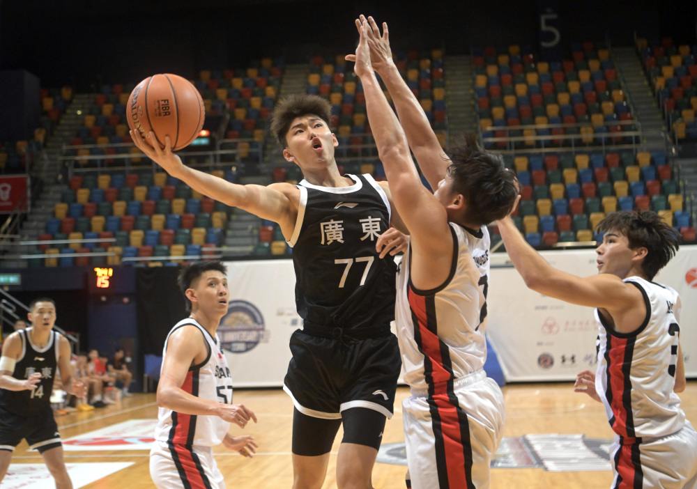 爱游戏体育官方 -关于加时末段体能课后，广东宏远更衣室发声备战足总杯，压力陡增，球队文化再被提及的信息